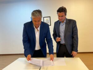 Lee más sobre el artículo Acuerdo Estratégico entre Pluspetrol y Neuquén para Expandir el Suministro de Energía